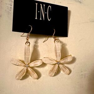 INC dangle flower earrings cream gold